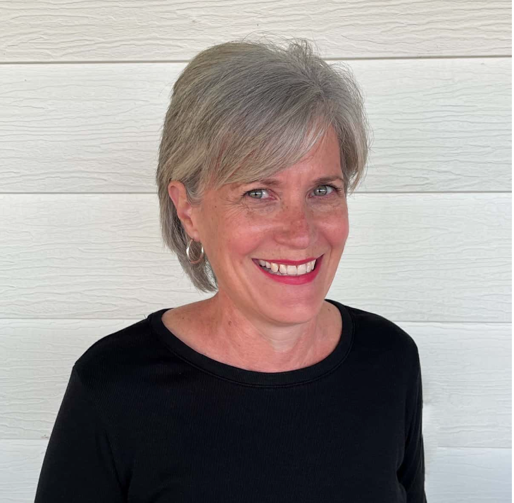 Martha McKinnon, the voice of the high-traffic WordPress food blogSimple Nourished Living.